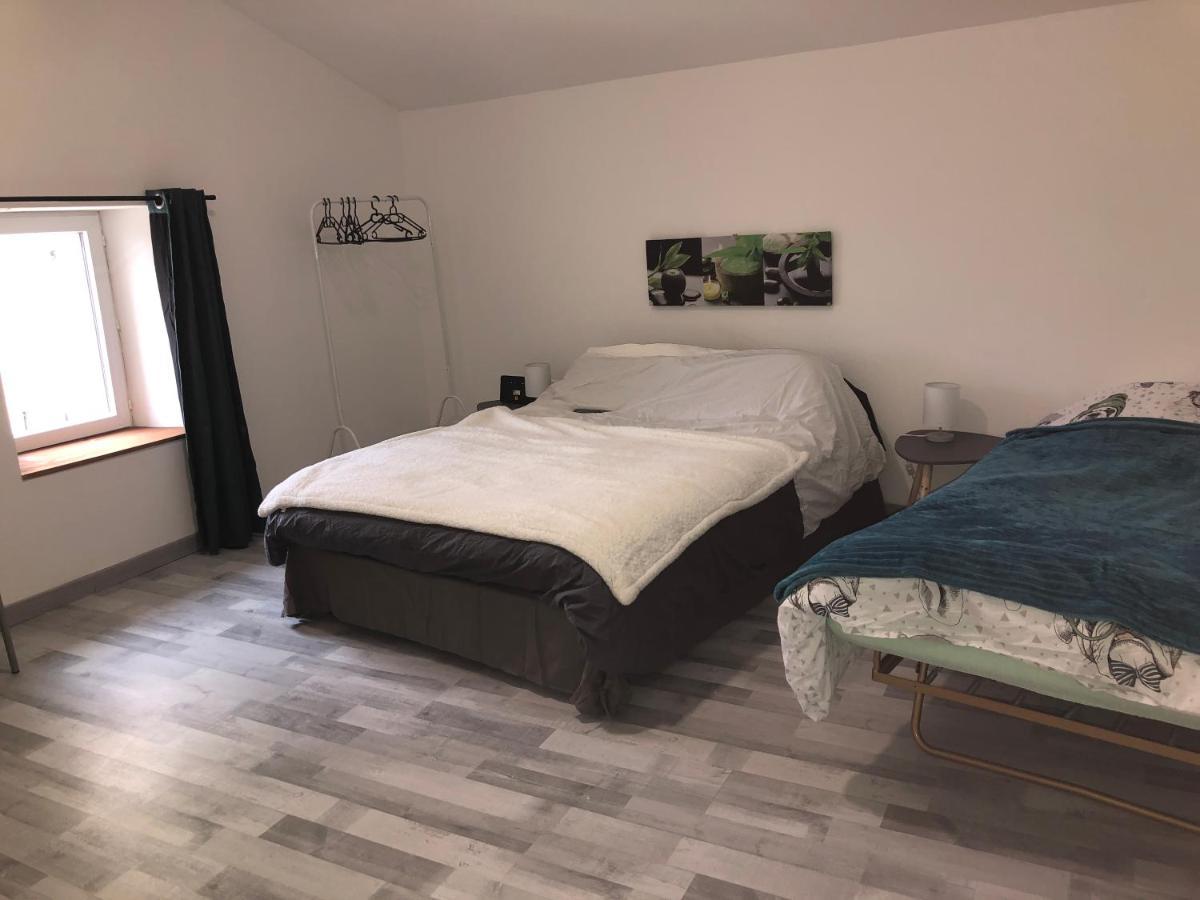 Gite Zen Pres Thermes De Jonzac Bois Luaran gambar