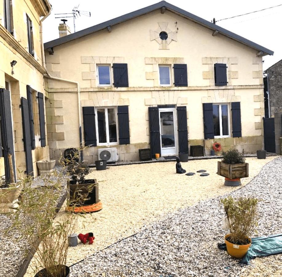 Gite Zen Pres Thermes De Jonzac Bois Luaran gambar